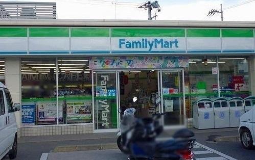 ファミリーマート：1400m