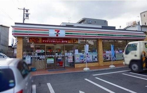 セブンイレブン：500m