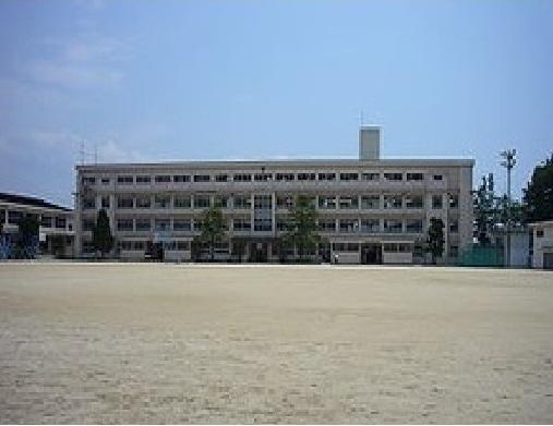 祇園中学校：650m