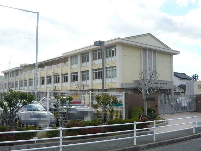 東野小学校：350m