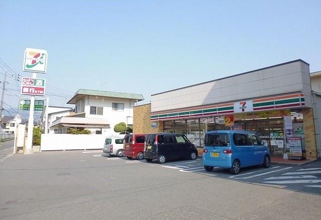 セブンイレブン：210m