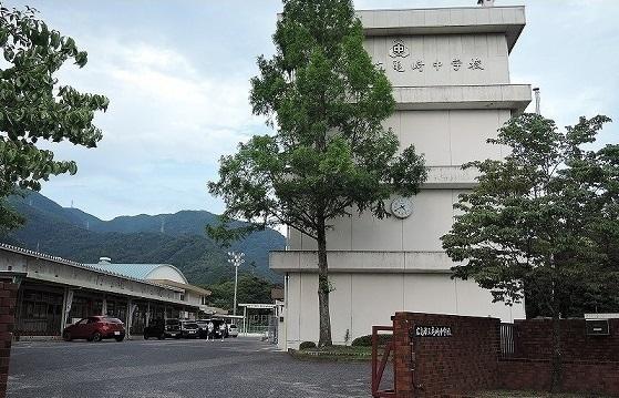 亀崎中学校：1800m