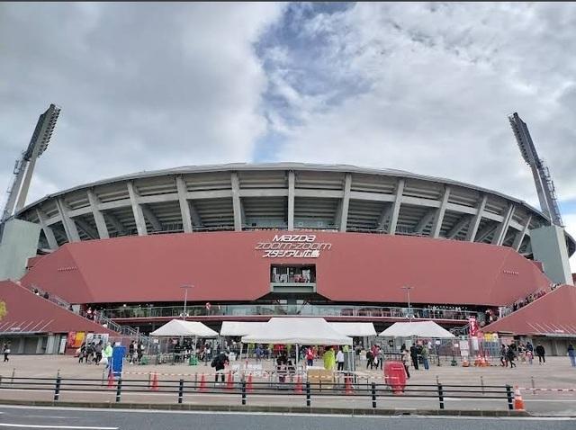 マツダスタジアム：650m