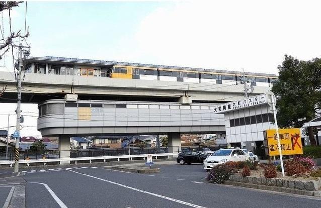 大町駅：850m