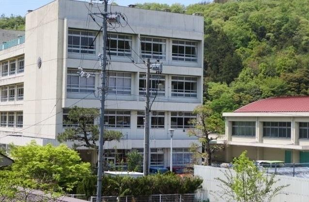 狩小川小学校：1500m