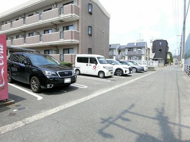 ブリーゼ（302） 駐車場