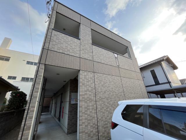 West Side Court 物件画像