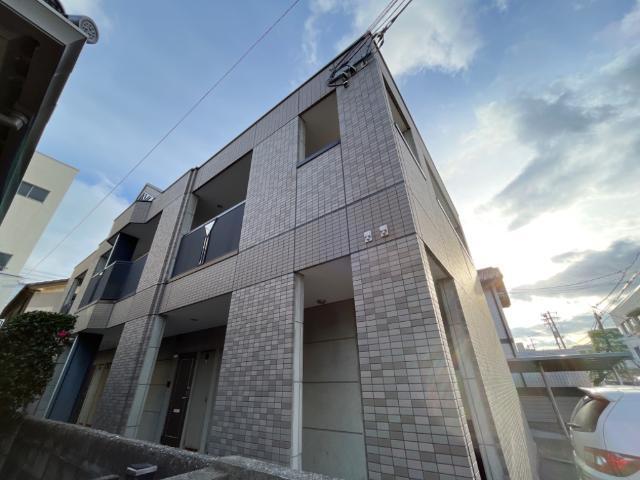 West Side Court 物件画像