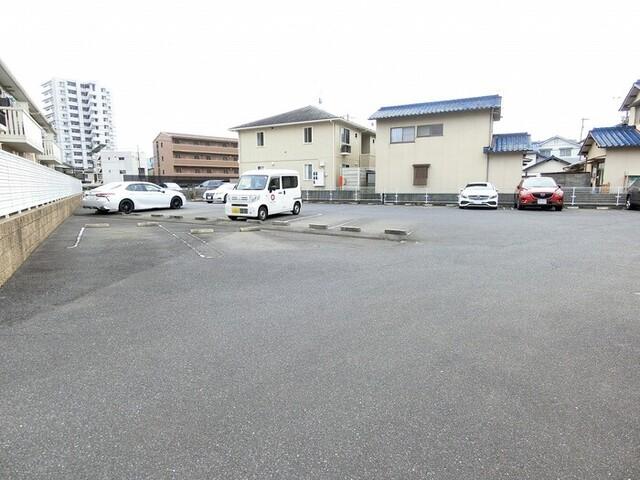 ヴィラージュ　A棟（105） 駐車場