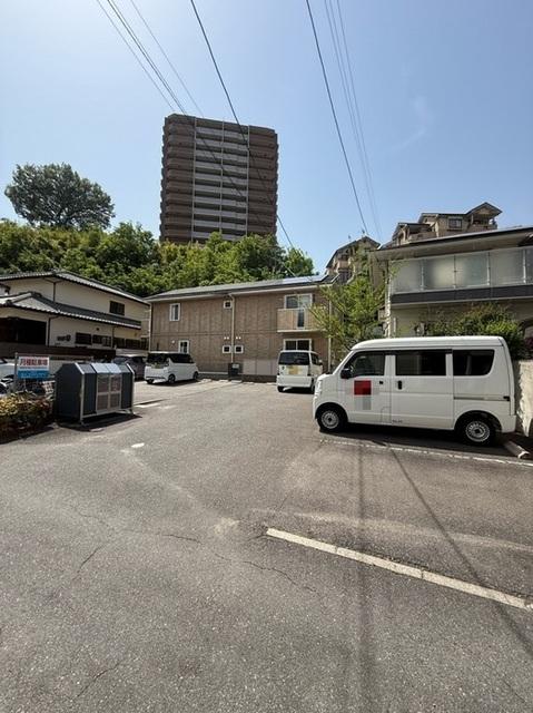 ローズコート堀越（102） 駐車場