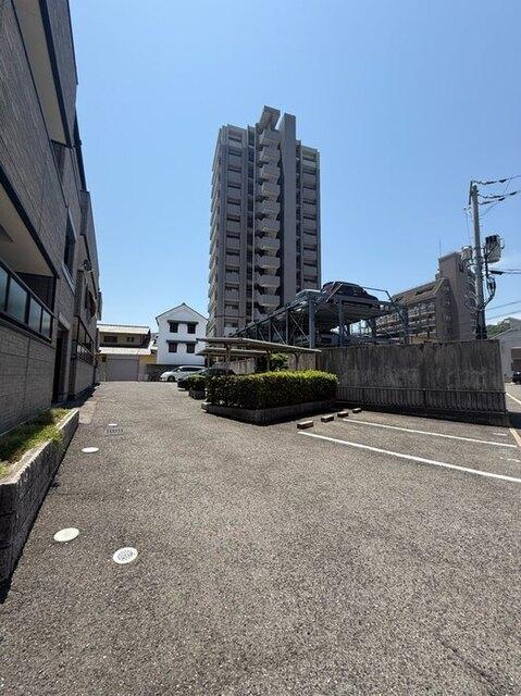 ハイム城山（301） 駐車場