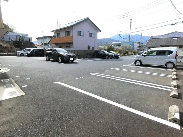 ハイドゥ伴Ⅲ（101） 駐車場