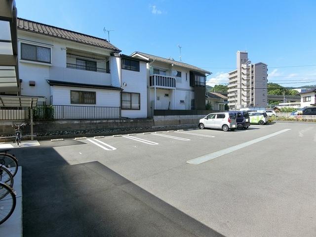 アネックス伍番館（303） 駐車場