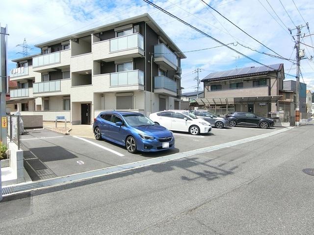 めぐみ（202） 駐車場