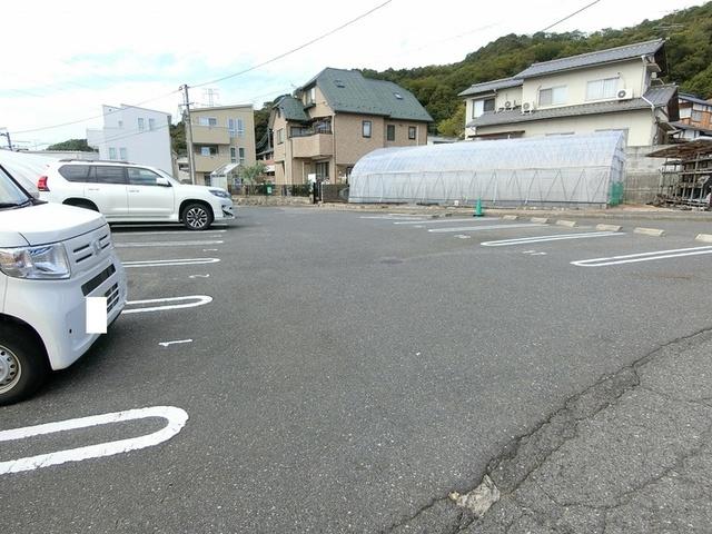グランドソレーユ（107） 駐車場