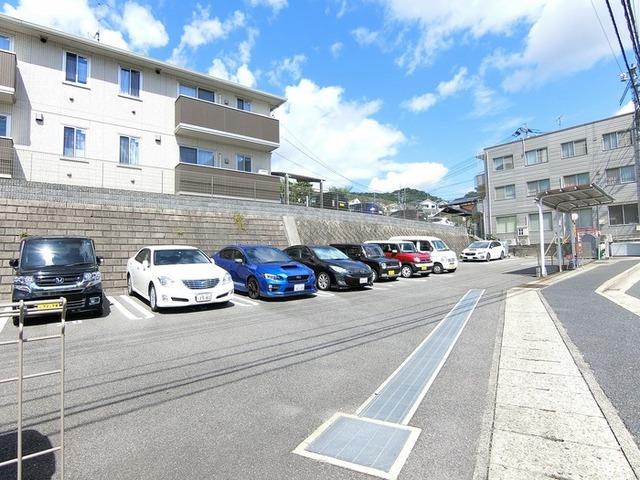 ルクプル　A棟（104） 駐車場