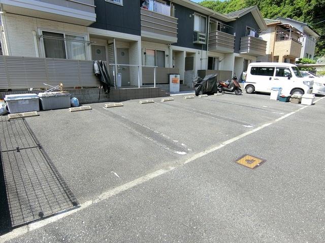 Ｆａｉｒｙ　Ｃｏｕｒｔ“Ｉ”（102） 駐車場