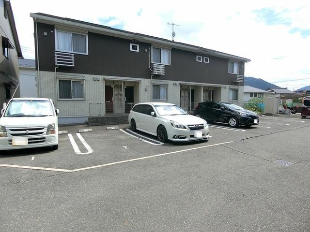 クレエルＫ　C棟（201） 駐車場
