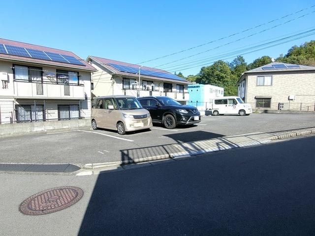 ドミール土井　B棟（202） 駐車場