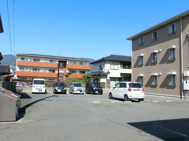 アムール祇園（102） 駐車場