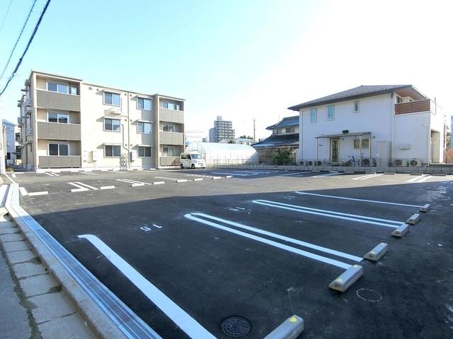ワイズ古市（302） 駐車場