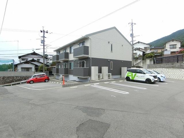 レグルス（203） 駐車場