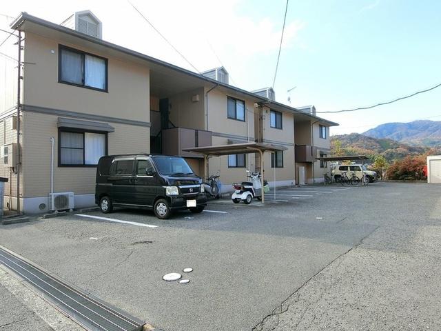 ハイドゥ伴　B棟（B202） 駐車場
