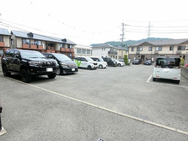 シャトー小林　A棟（202） 駐車場