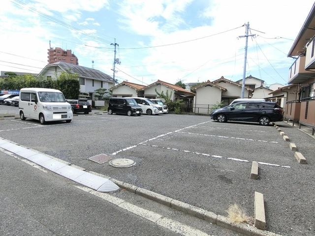 セジュール玉木　D（101） 駐車場