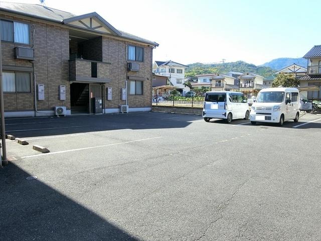ヒマワリたけの　B棟（202） 駐車場