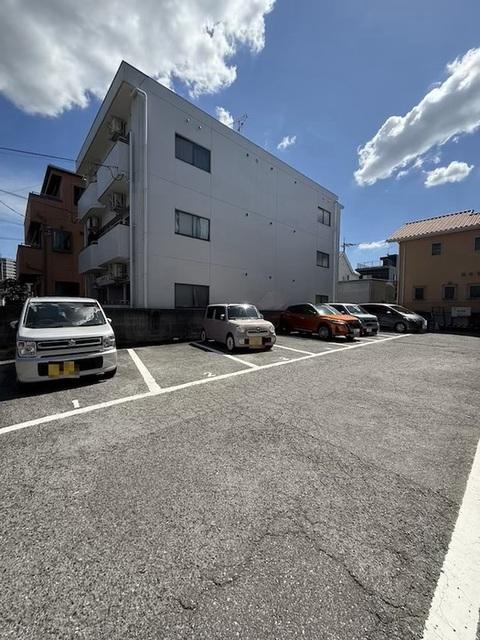 コーポ武内（304） 駐車場