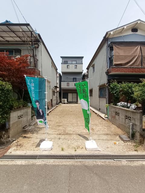 現状更地。今なら自由設計可能です。４LDKのプラン。LDK２階南向き20帖以上で家族団らんのプランです。06-6353-5599