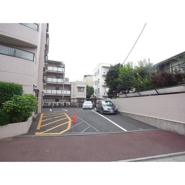 ライオンズマンション新板橋 駐車場