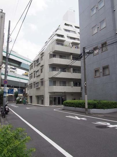 ロイヤルコート飛鳥山 外観