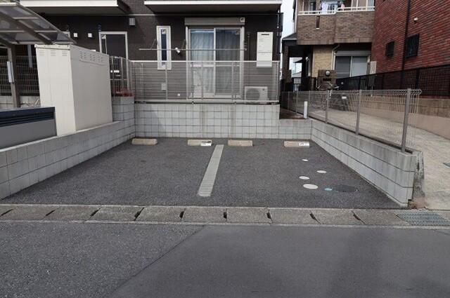 クオシス（201） 駐車場