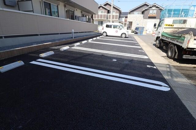 カンパーナ（101） 駐車場