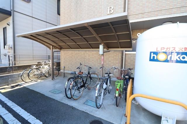 メルヴェーユ八潮中央　Ｂ（205） 駐車場