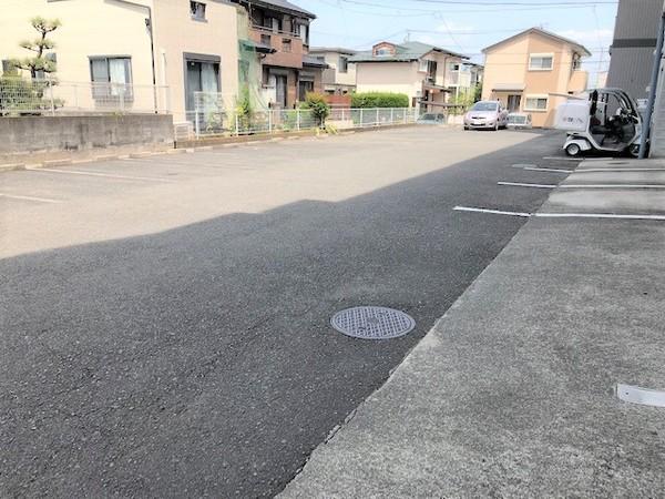 ロイヤルマンション（305） 駐車場