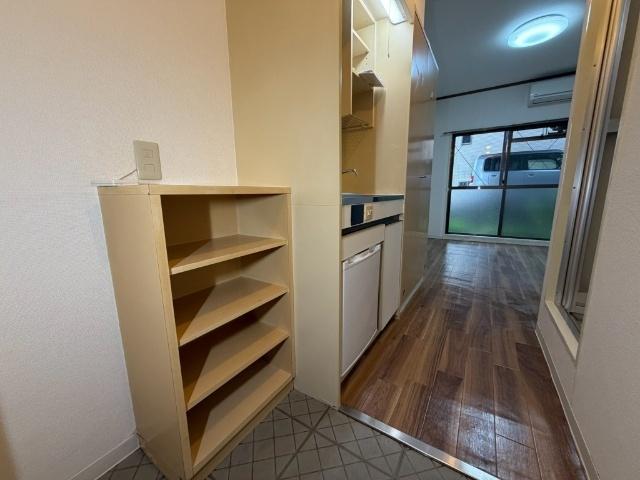 エステートロイヤル（102） 玄関