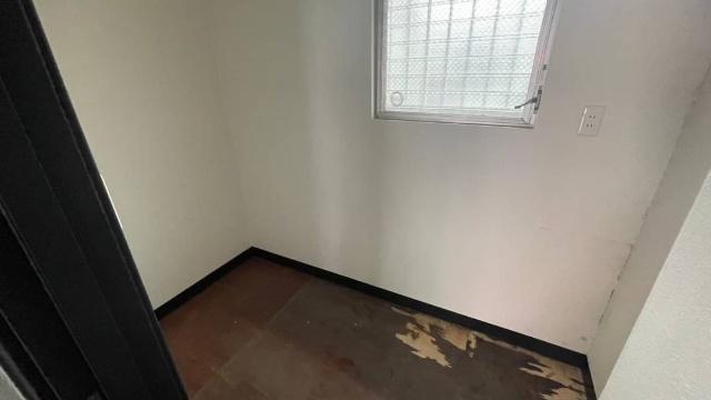 エバーアップビル（1F） 室内