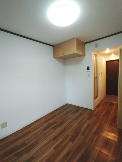 エステートロイヤル（102） 室内