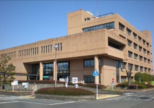 伊勢原市役所：1060m