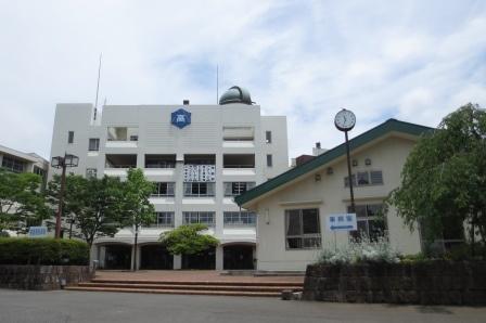 神奈川県立秦野総合高校：2170m