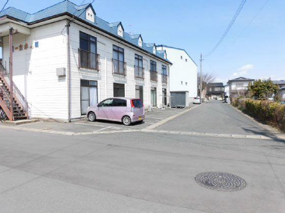 コーポ津志田（201） 駐車場