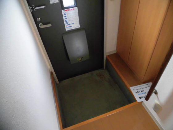 サン・カシオペア B（102） 玄関