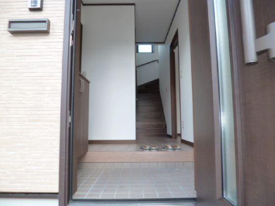 エテルノカーサC棟 玄関