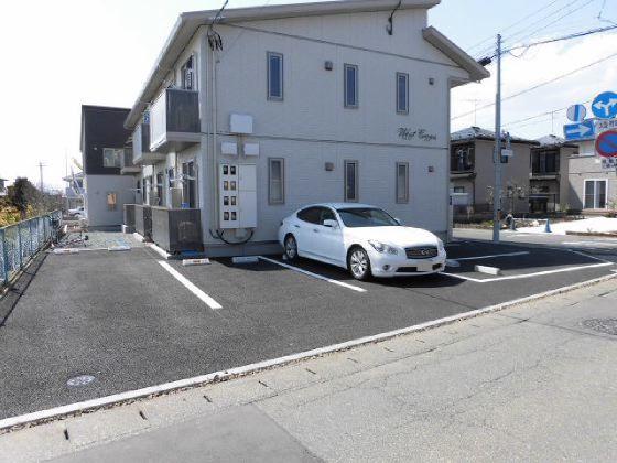 ウエストクロス（101） 駐車場