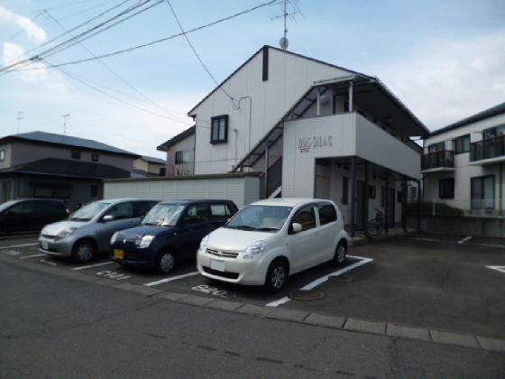 ディアス　サラ　C（102） 駐車場