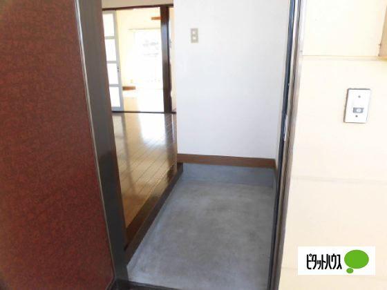 タウンフラット（202） 玄関