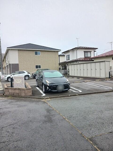 エレガンツァ　フィオーレ（201） 駐車場